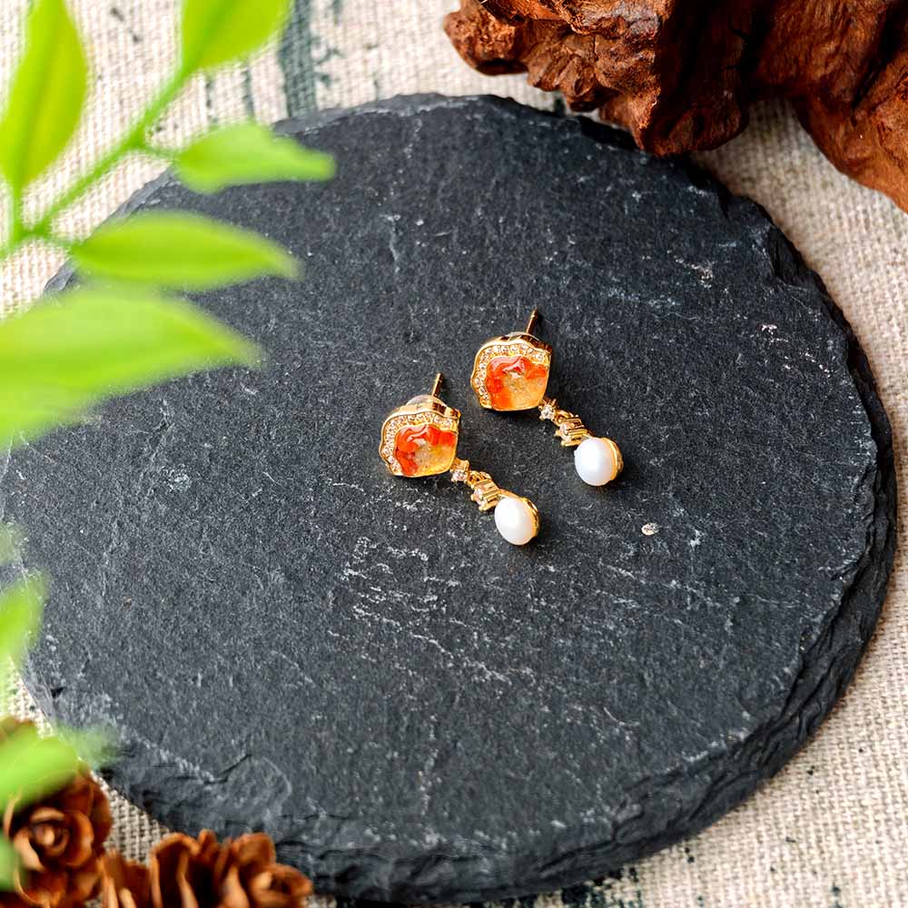 Elegant Red Pearl Fan-Shaped Stud Earrings