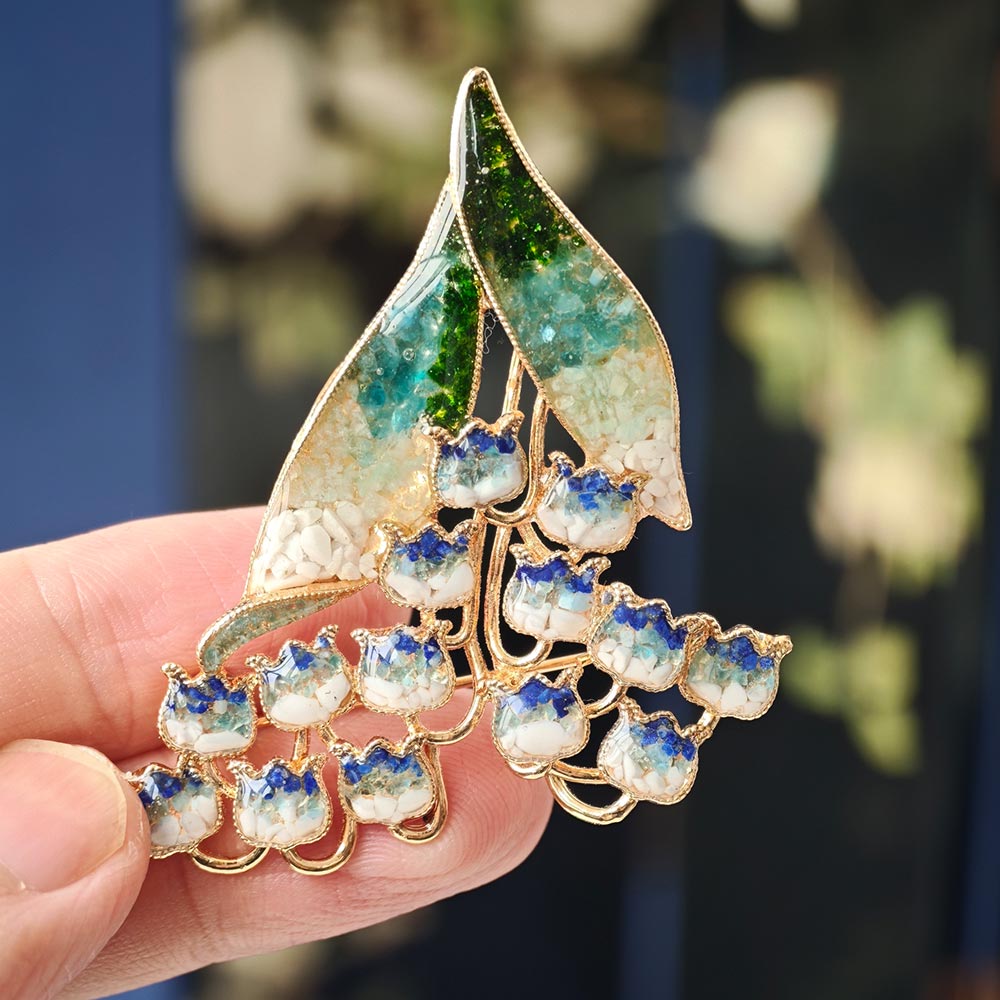Blue-and-white Lily of the Valley Brooch Inlaid with Colored Stones