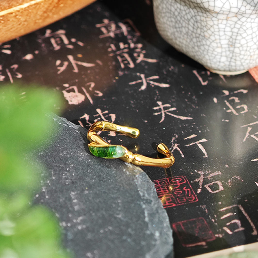 Colored Stone Inlaid Emerald Green Gradient Bamboo Leaf Ring