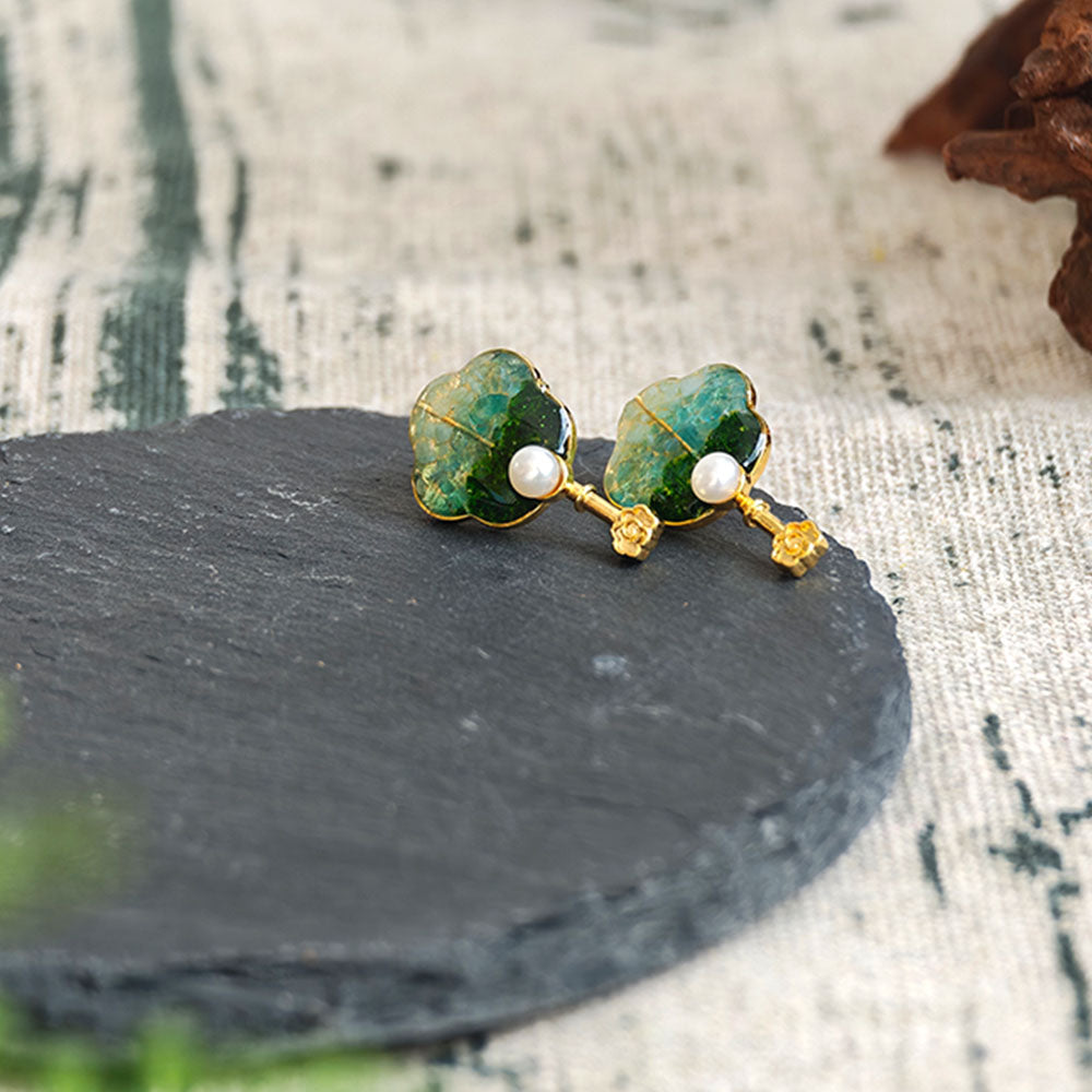 Color Stone Inlay Fan-Shaped Stud Earrings – Jade Green