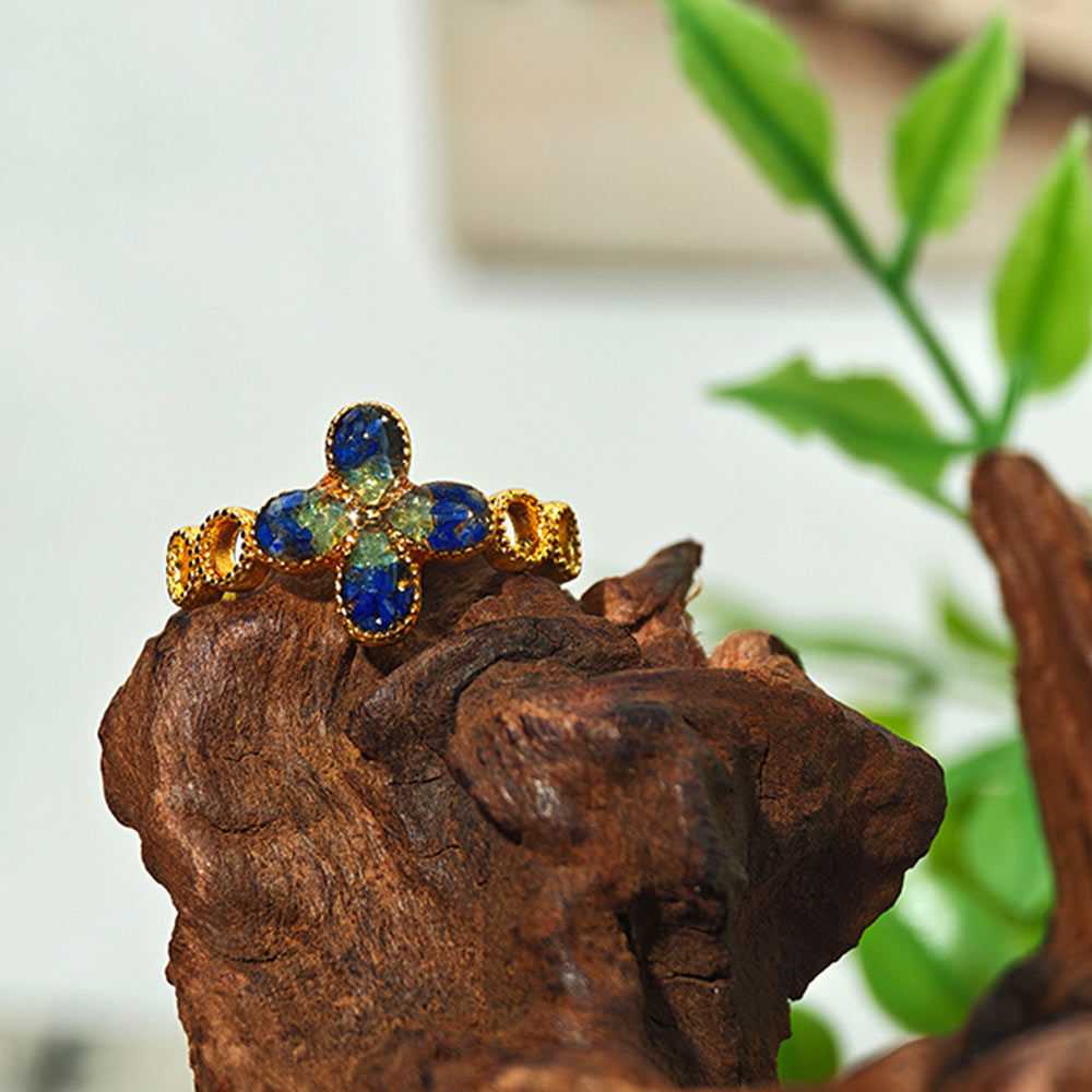 Rainbow Stone Inlaid Four-Leaf Clover B-Shaped Ring in Sapphire Blue Gradient