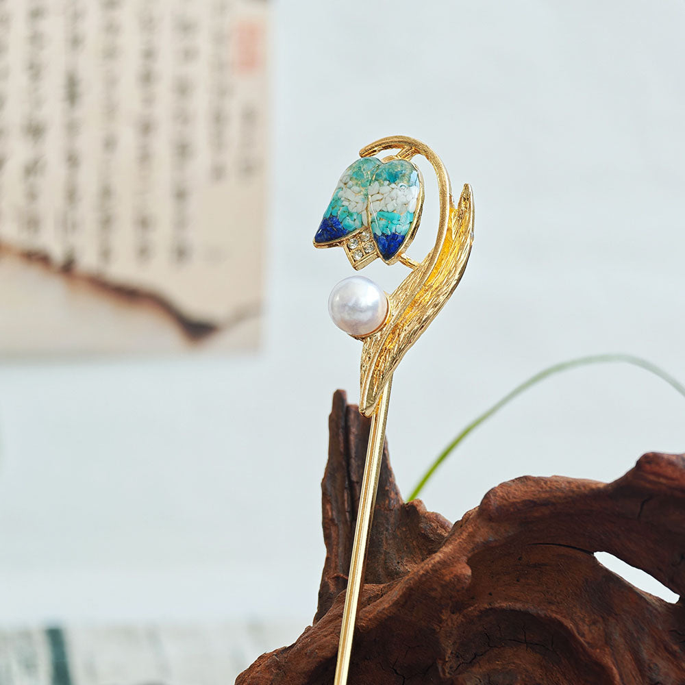 Blue-and-white pattern tulip hairpin with inlaid colored stones