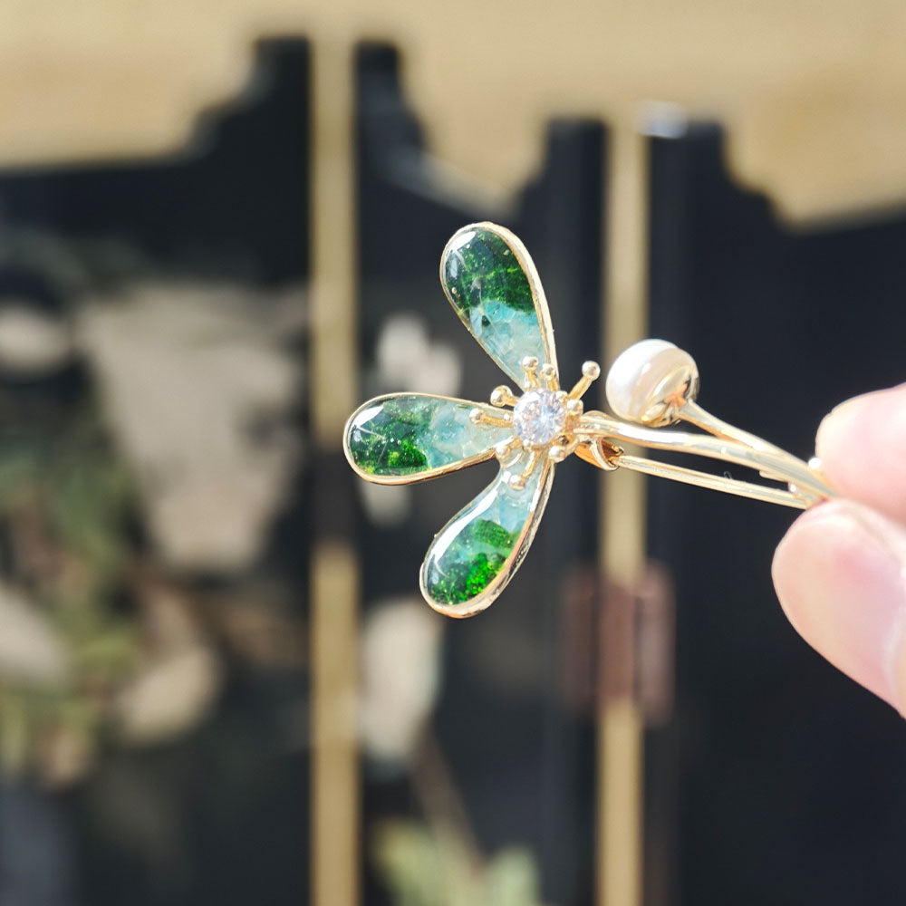 Color Stone Inlay Clover Brooch – Emerald Green