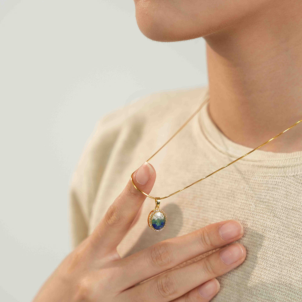 Color Stone Inlay Necklace – Round Bean, Blue & White Style