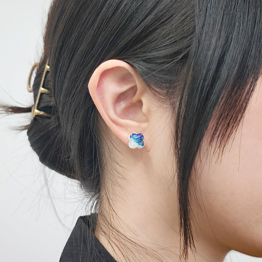 Color Stone Inlay Silver Clover Stud Earrings – Blue & White Series