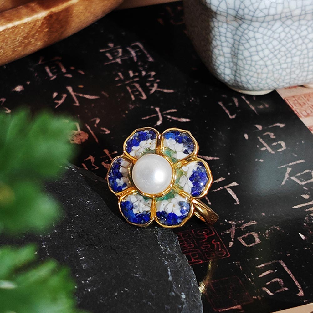 Colored Stone Inlaid Dunhuang Baoxiang Flower Ring