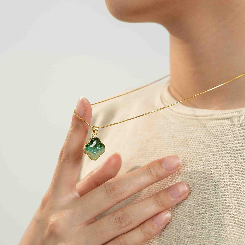 Color Stone Inlay Single-Sided Clover Necklace – Verdant Gradient