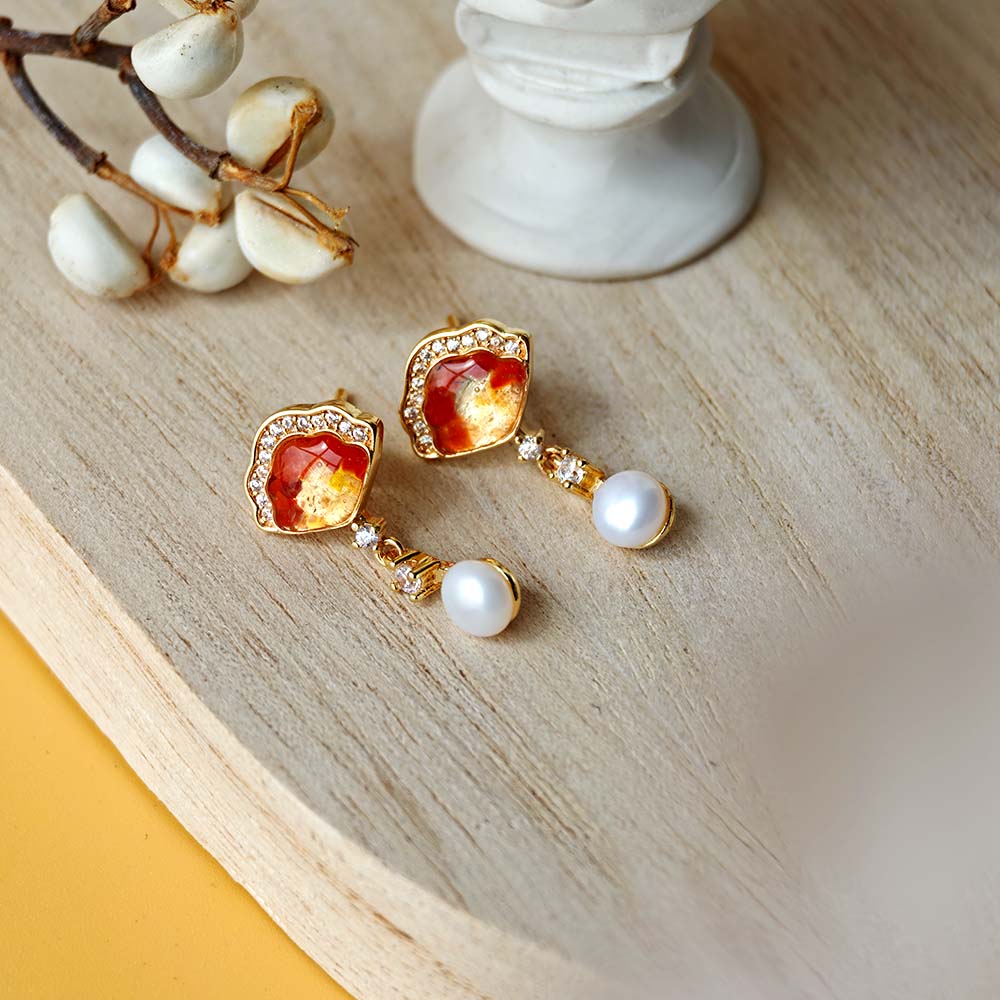 Elegant Red Pearl Fan-Shaped Stud Earrings
