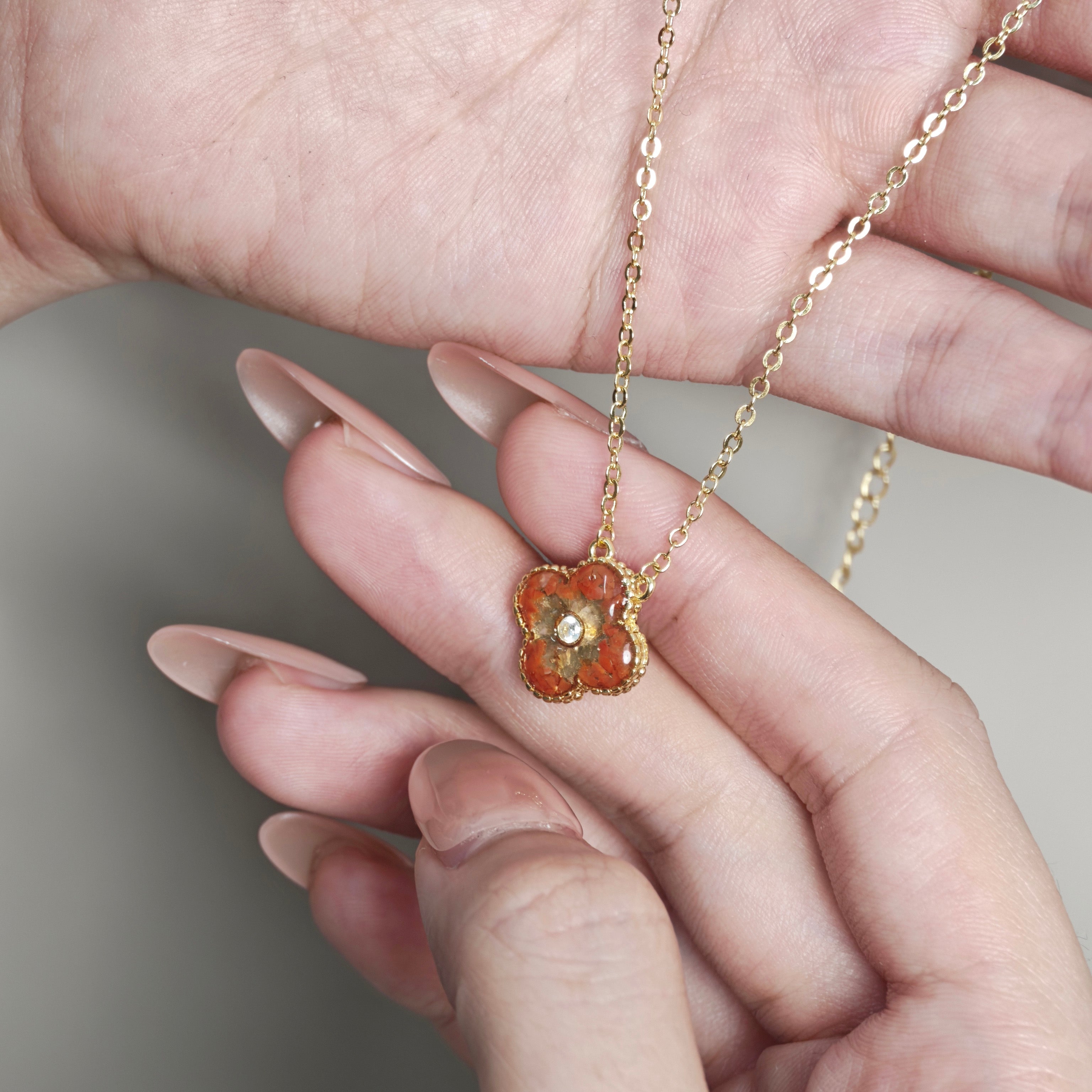 Color Stone Inlay Four-Leaf Clover Necklace – Prosperous Red Double-Sided