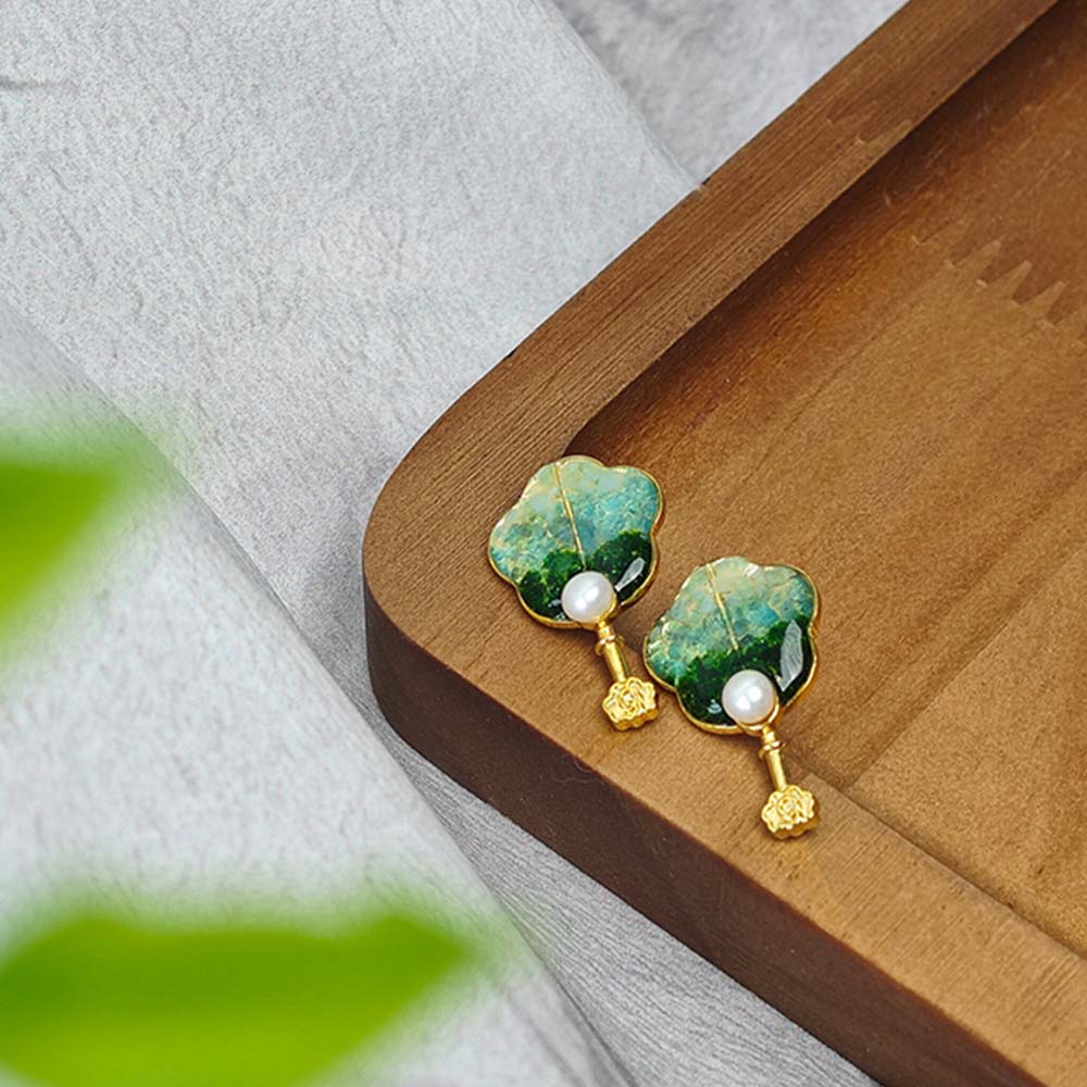 Color Stone Inlay Fan-Shaped Stud Earrings – Jade Green