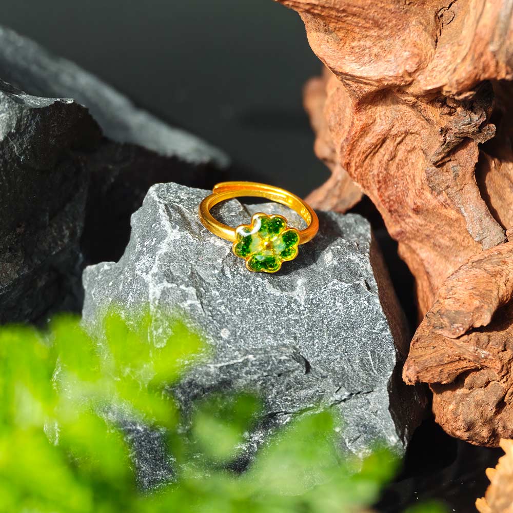 Adjustable-size Emerald Green Four-Leaf Clover Ring with Colorful Stone Inlay