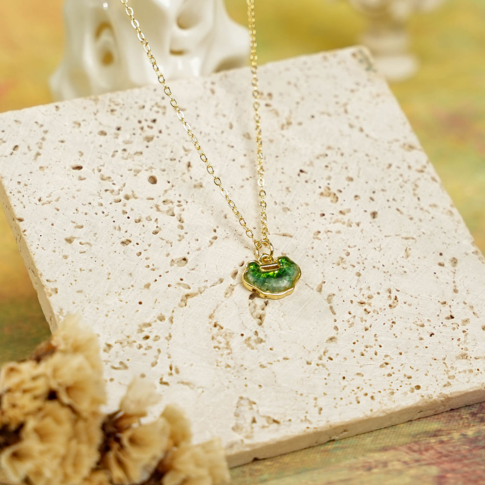Color Stone Inlaid Emerald Green Longevity Lock Necklace