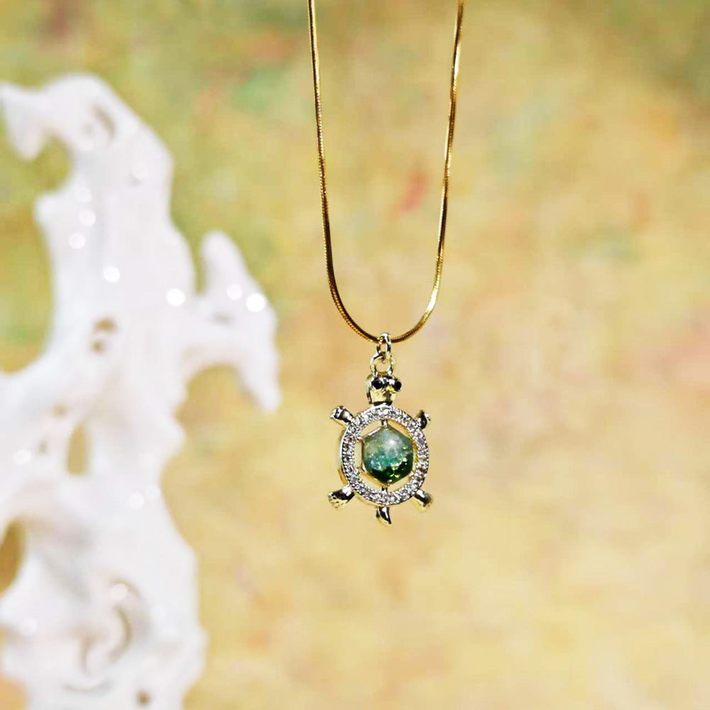 Color Stone Inlay Openwork Tortoise Necklace – Emerald Green