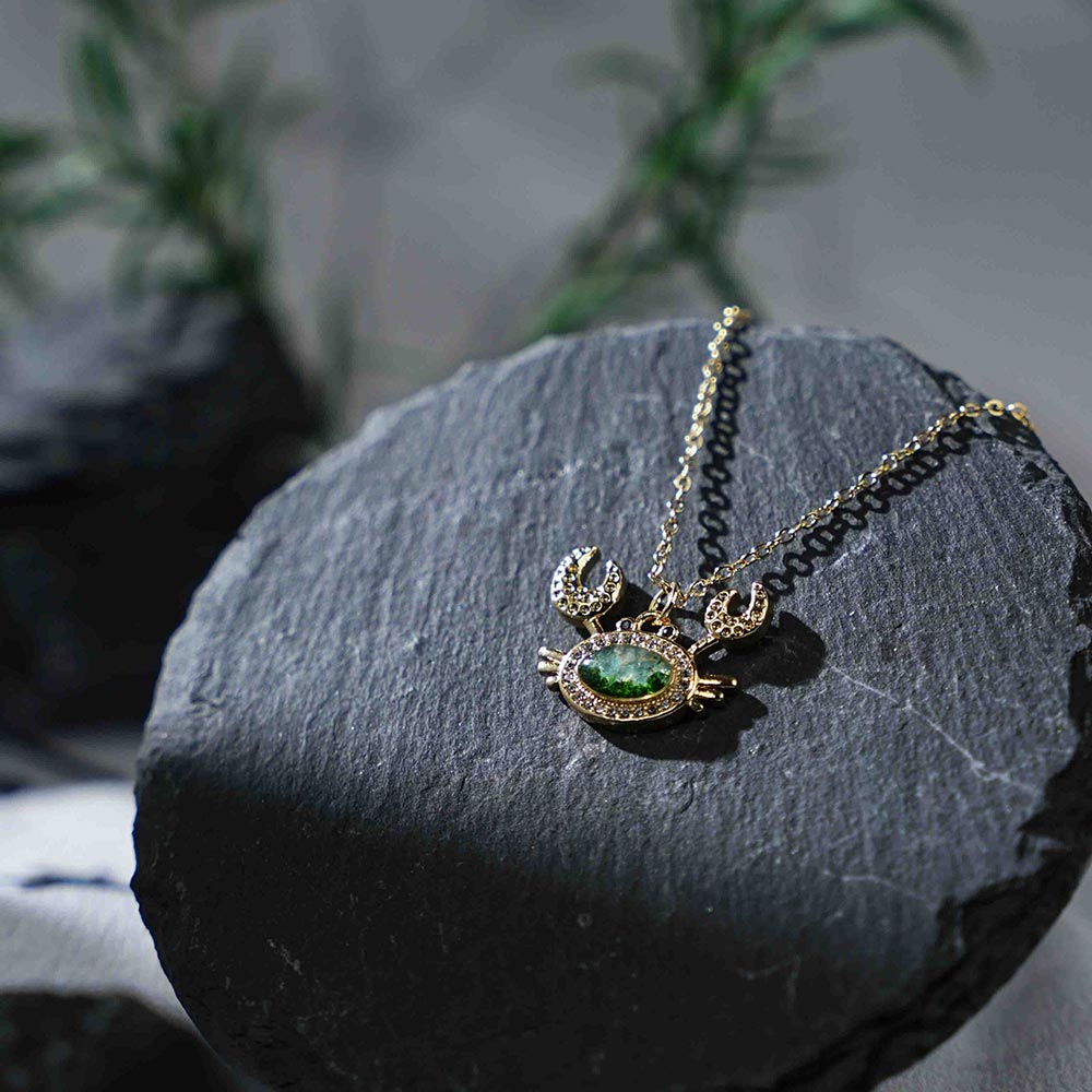 Color Stone Inlaid Emerald Green Crab Necklace