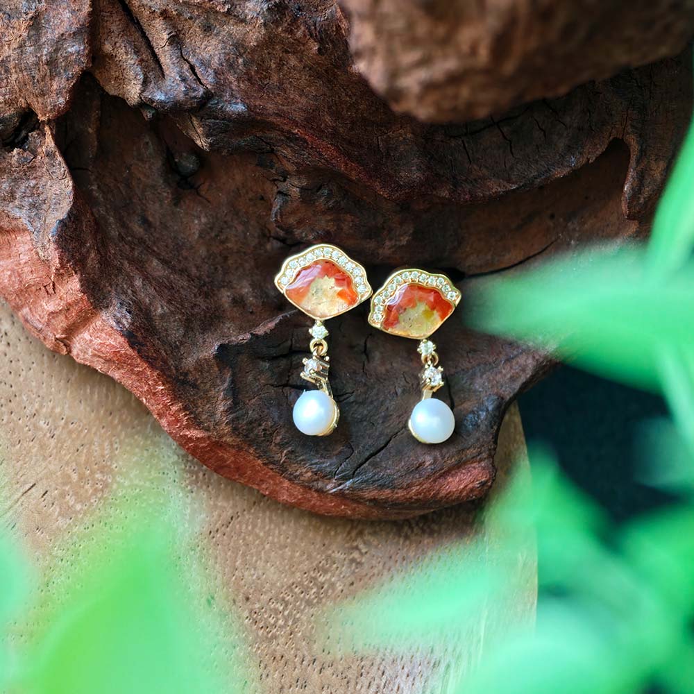 Elegant Red Pearl Fan-Shaped Stud Earrings