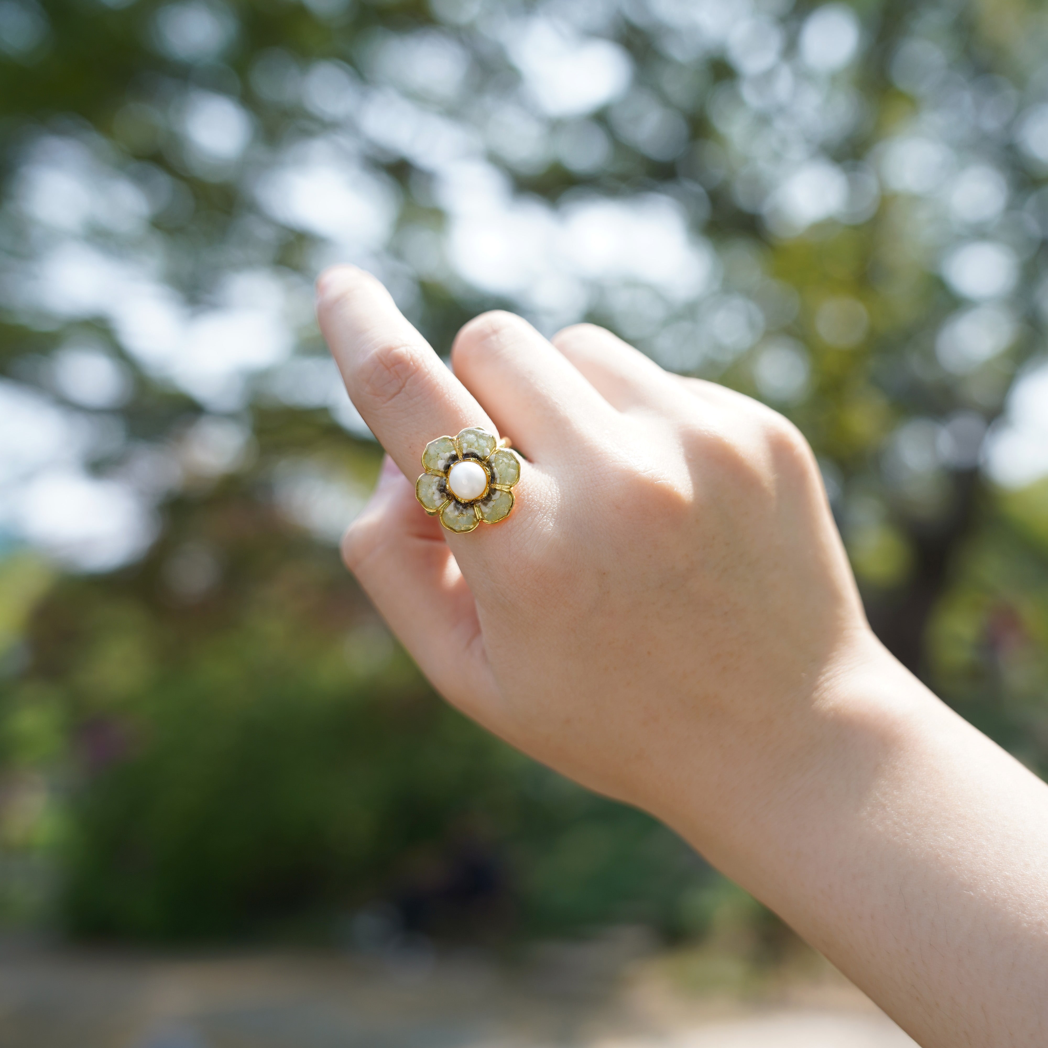 Colored Stone Inlaid Dunhuang Baoxiang Flower Blue Ring