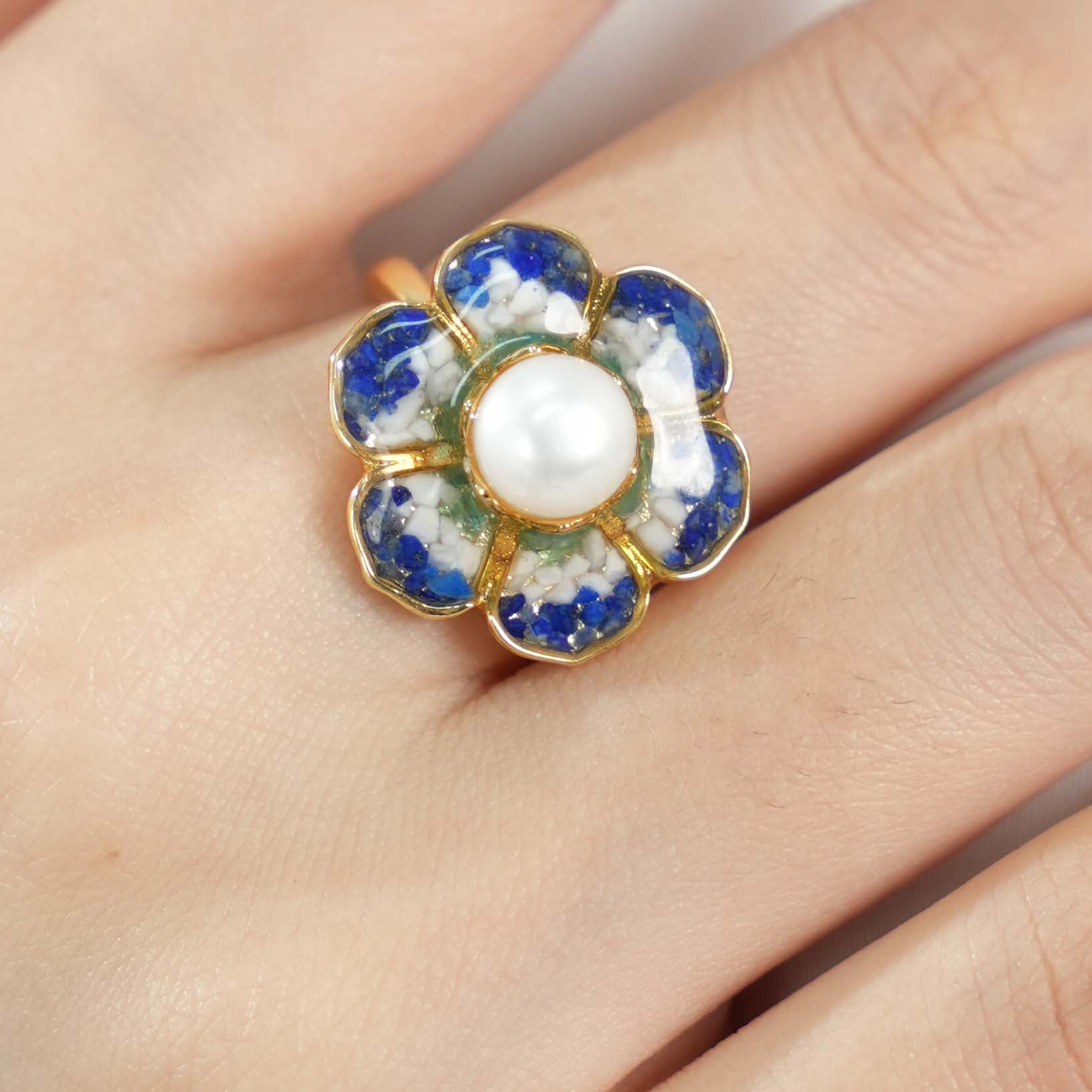 Colored Stone Inlaid Dunhuang Baoxiang Flower Ring