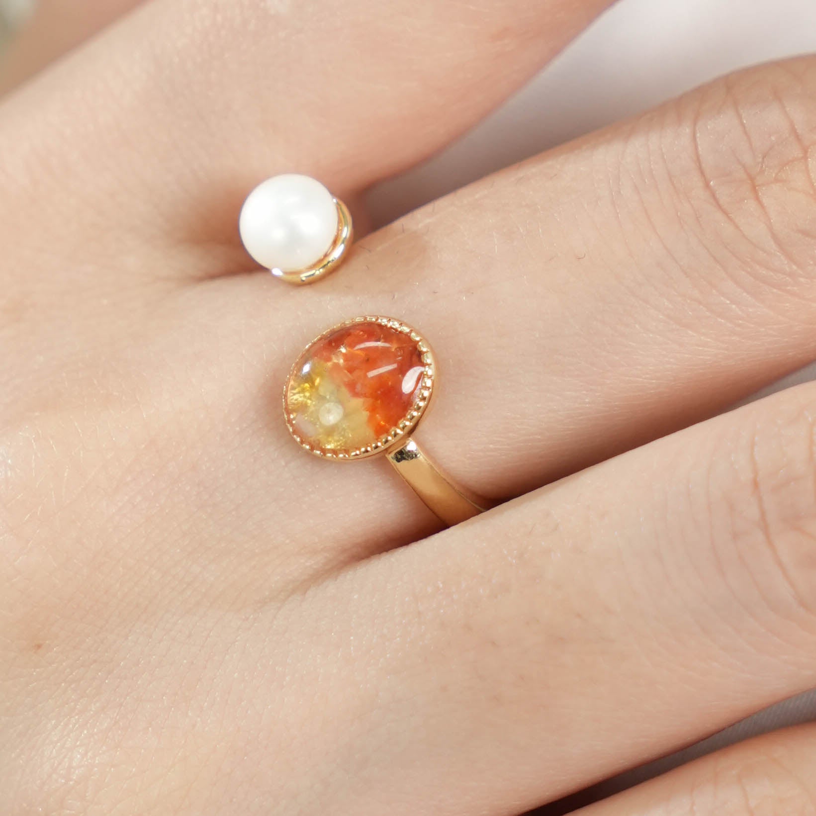 Color Stone Inlay Oval Pearl Ring – Red & Prosperous Series