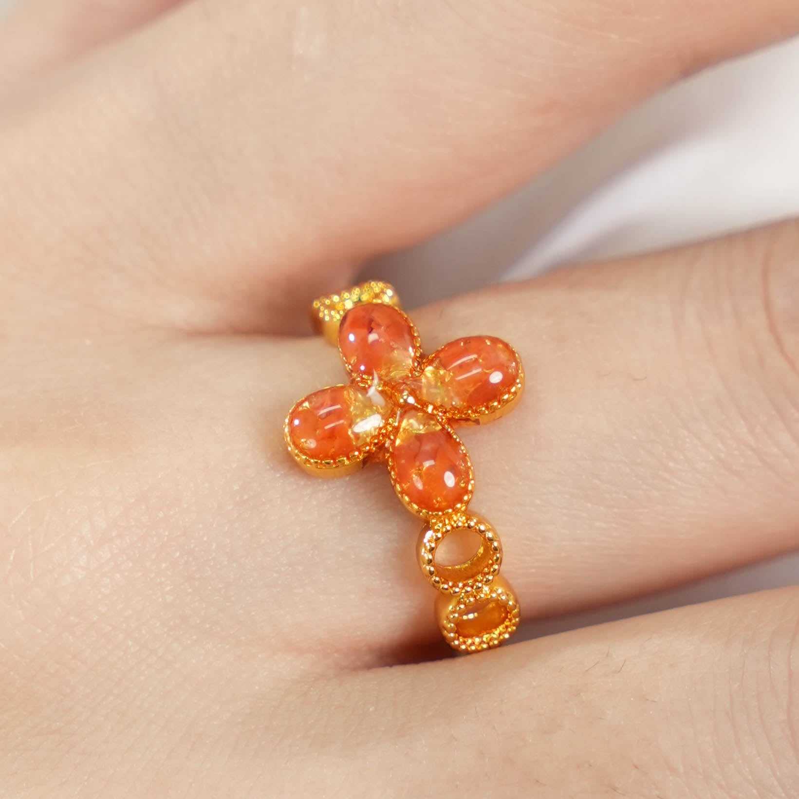 Colored Stone Inlaid Prosperous Red Four-Leaf Clover Ring