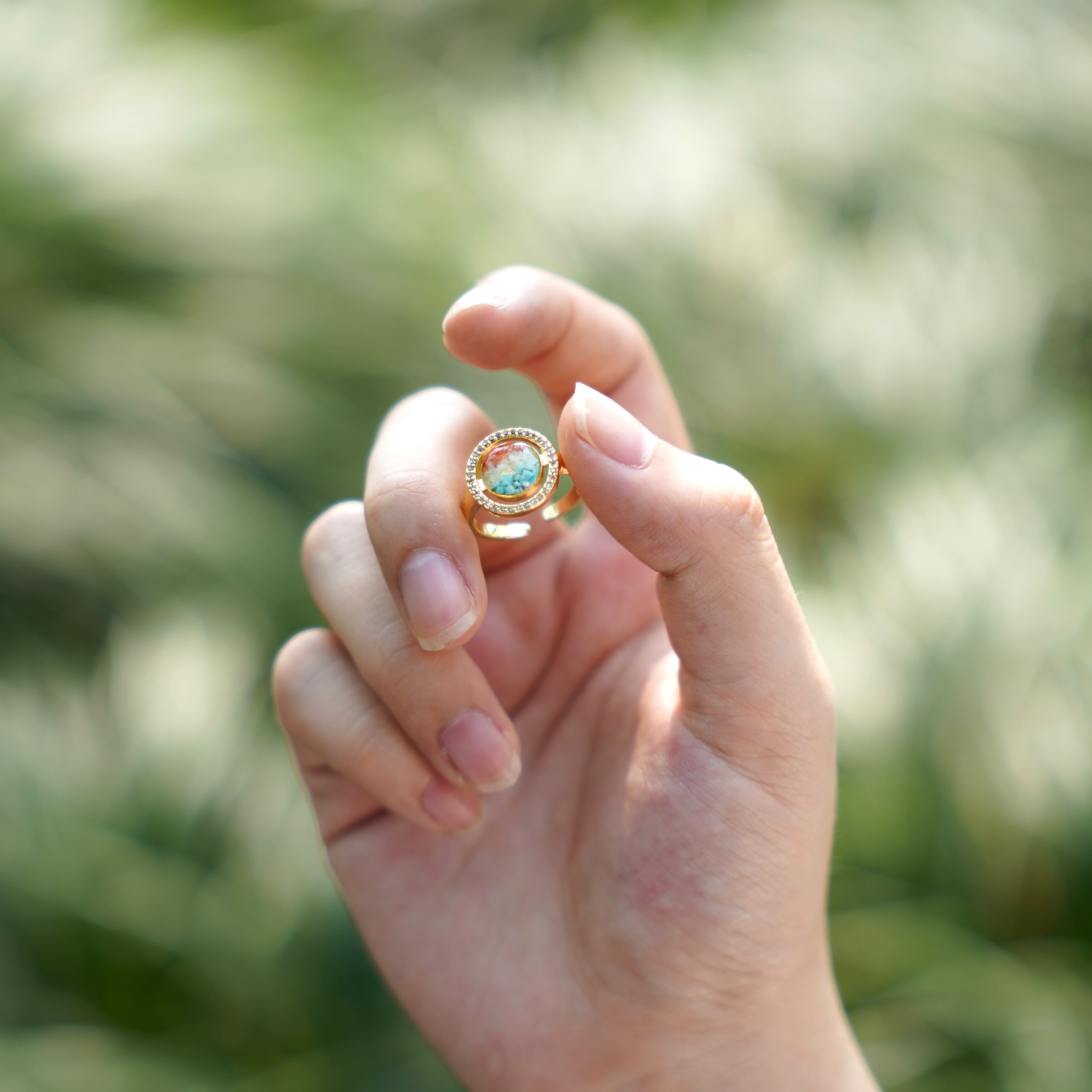 Dunhuang-Colored Big Round Bean Ring Inlaid with Colored Stones