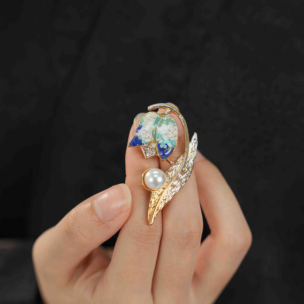 Inlaid Stone Blue-and-White Tulip Brooch