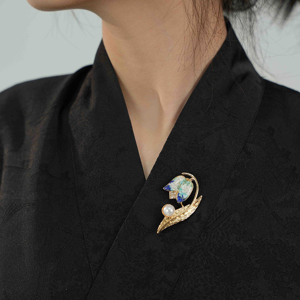 Inlaid Stone Blue-and-White Tulip Brooch