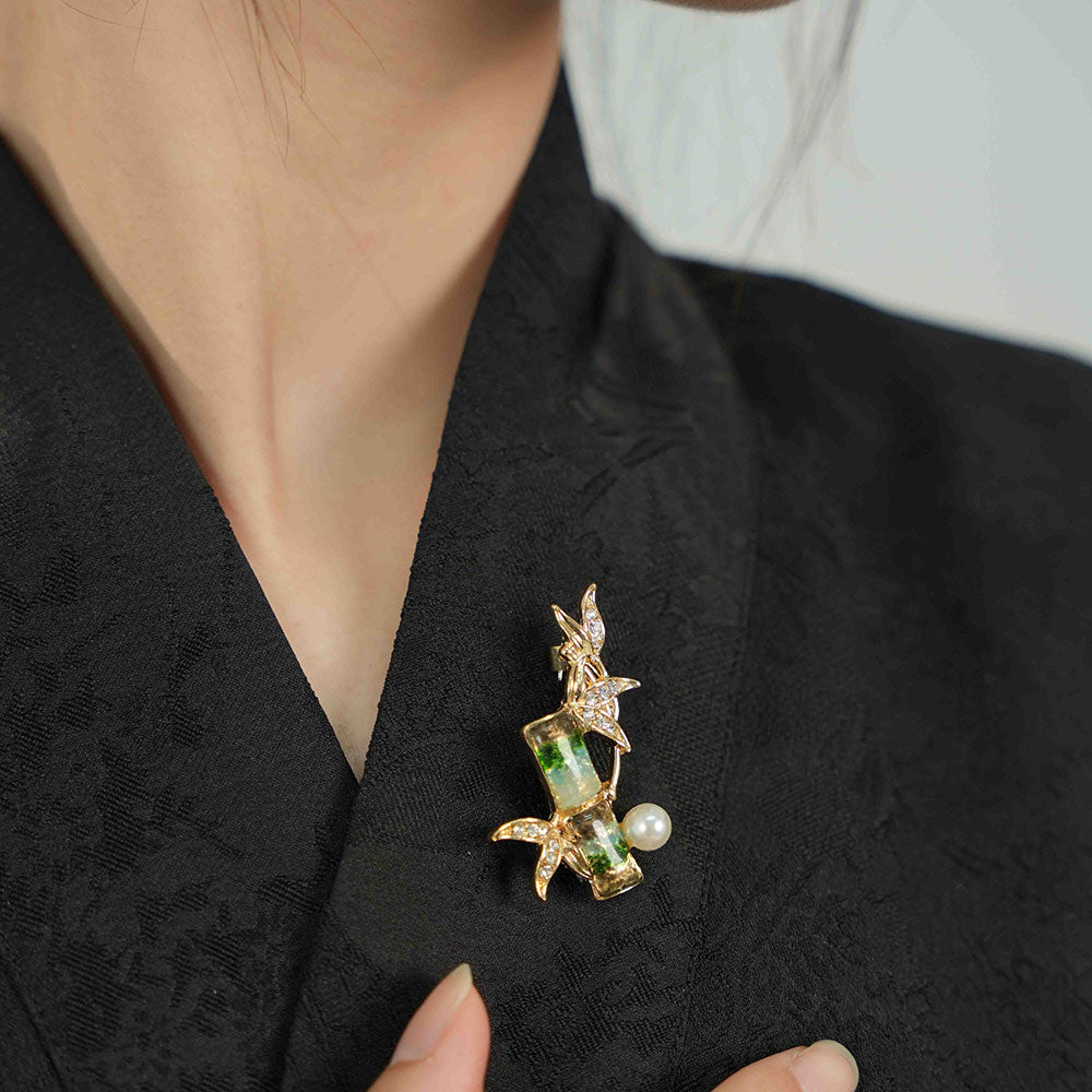 Emerald Green Bamboo Joint Brooch Inlaid with Colored Stones