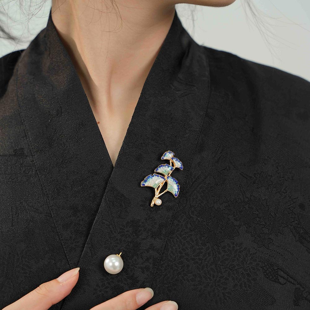 Blue-and-white Ginkgo Leaf Brooch Inlaid with Colored Stones