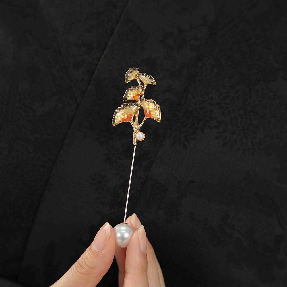 Dunhuang-Colored Ginkgo Leaf Brooch Inlaid with Colored Stones