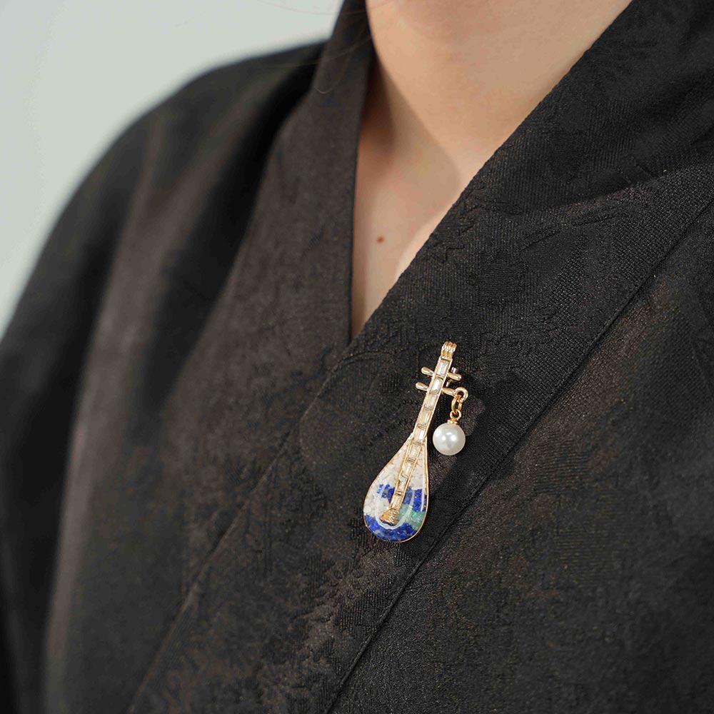 Colored Stone Inlaid Pipa Brooch with Jadeite Green Pearls