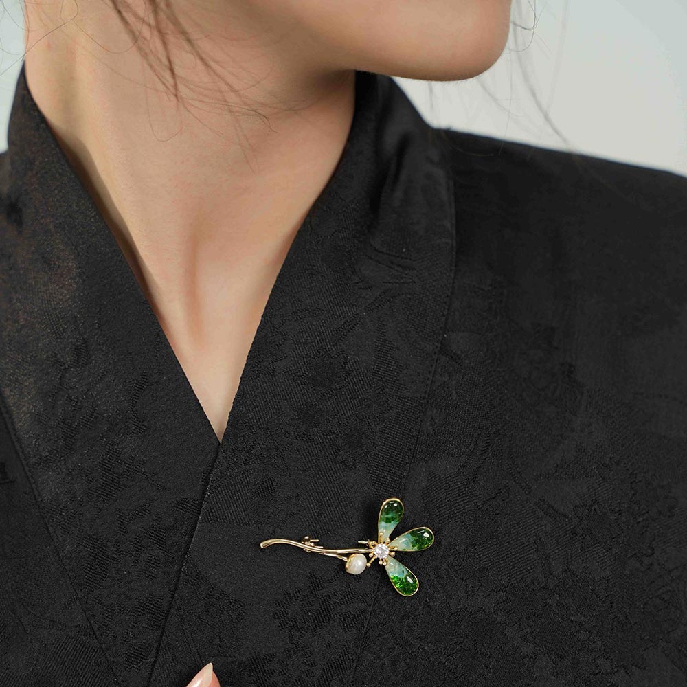 Color Stone Inlay Clover Brooch – Emerald Green