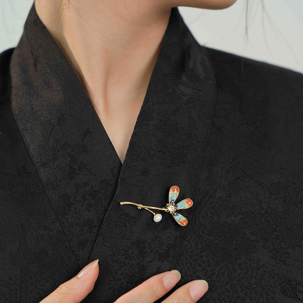 Color Stone Inlay Clover Brooch – Dunhuang Red