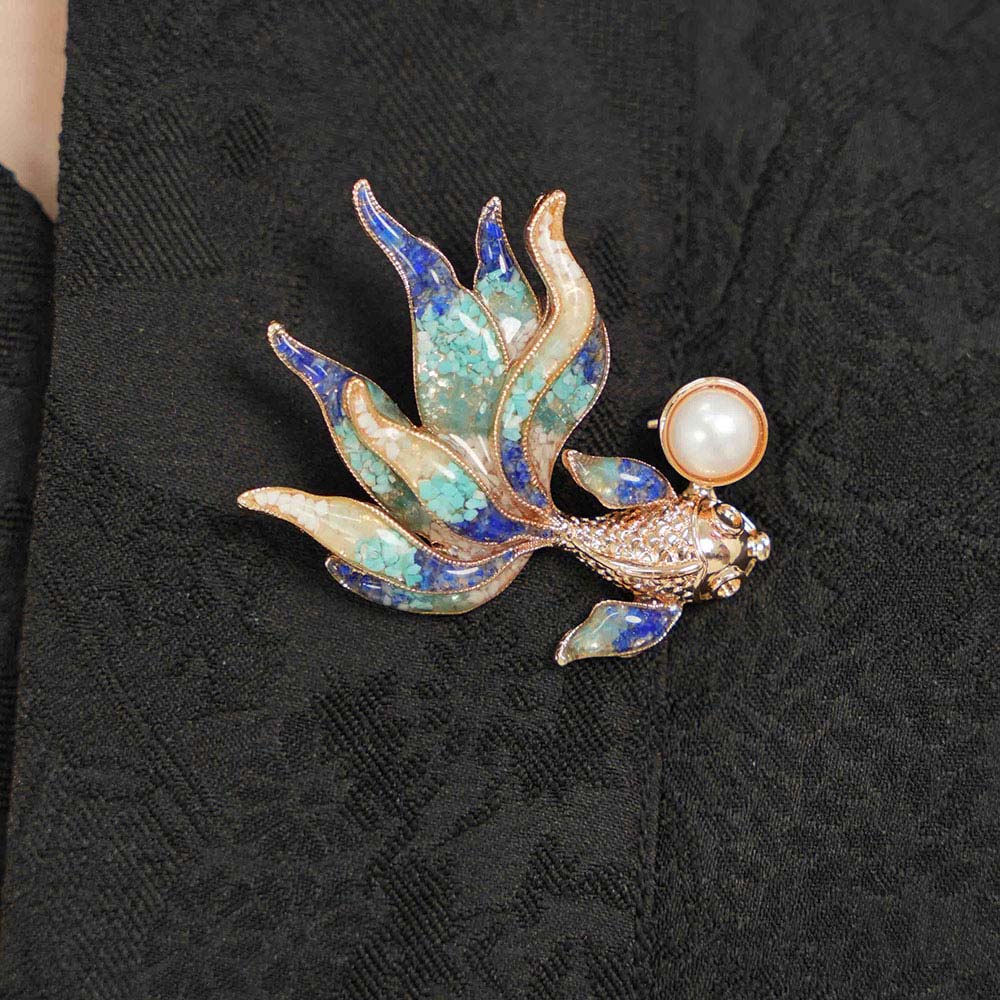 Color Stone Inlay Goldfish Brooch – Blue & White Series