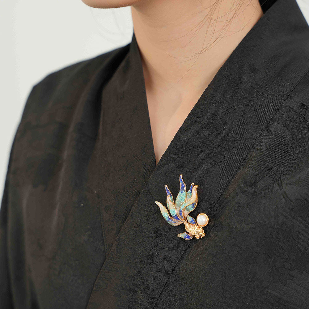 Color Stone Inlay Goldfish Brooch – Blue & White Series