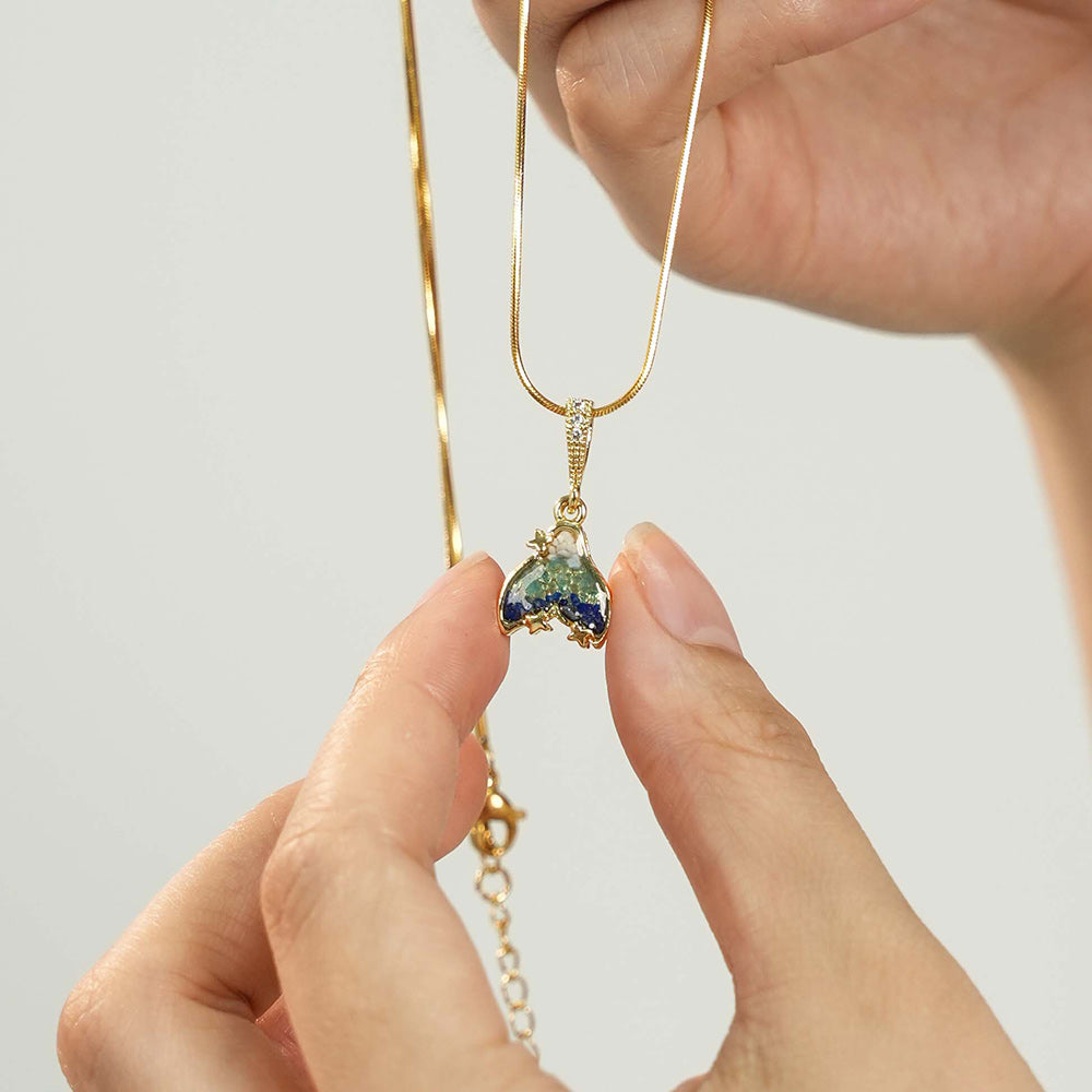 Color Stone Inlaid Emerald Green Fishtail Necklace