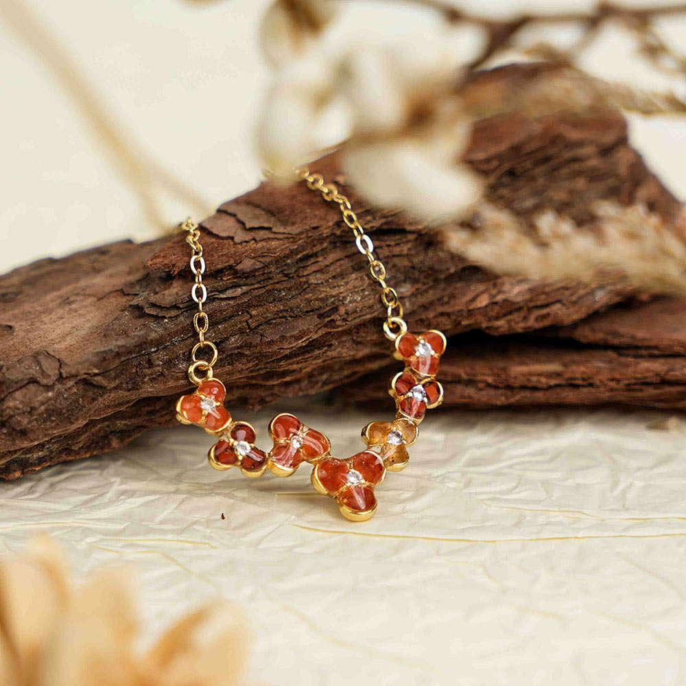 Color Stone Inlay Bracelet – Three-Petal Flower, Prosperous Red Series