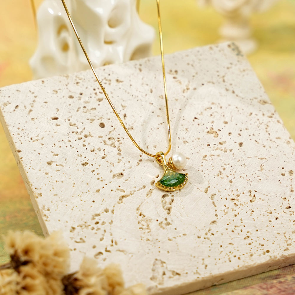Color Stone Inlaid Emerald Green Ginkgo Leaf Necklace