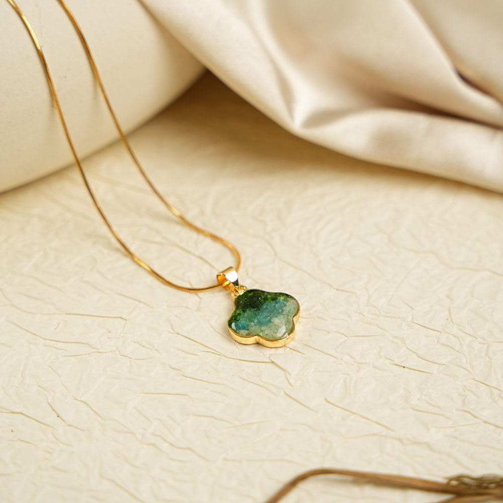 Color Stone Inlay Single-Sided Clover Necklace – Verdant Gradient