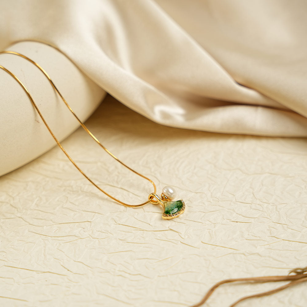 Color Stone Inlaid Emerald Green Ginkgo Leaf Necklace