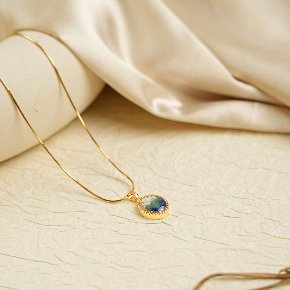 Color Stone Inlay Necklace – Round Bean, Blue & White Style
