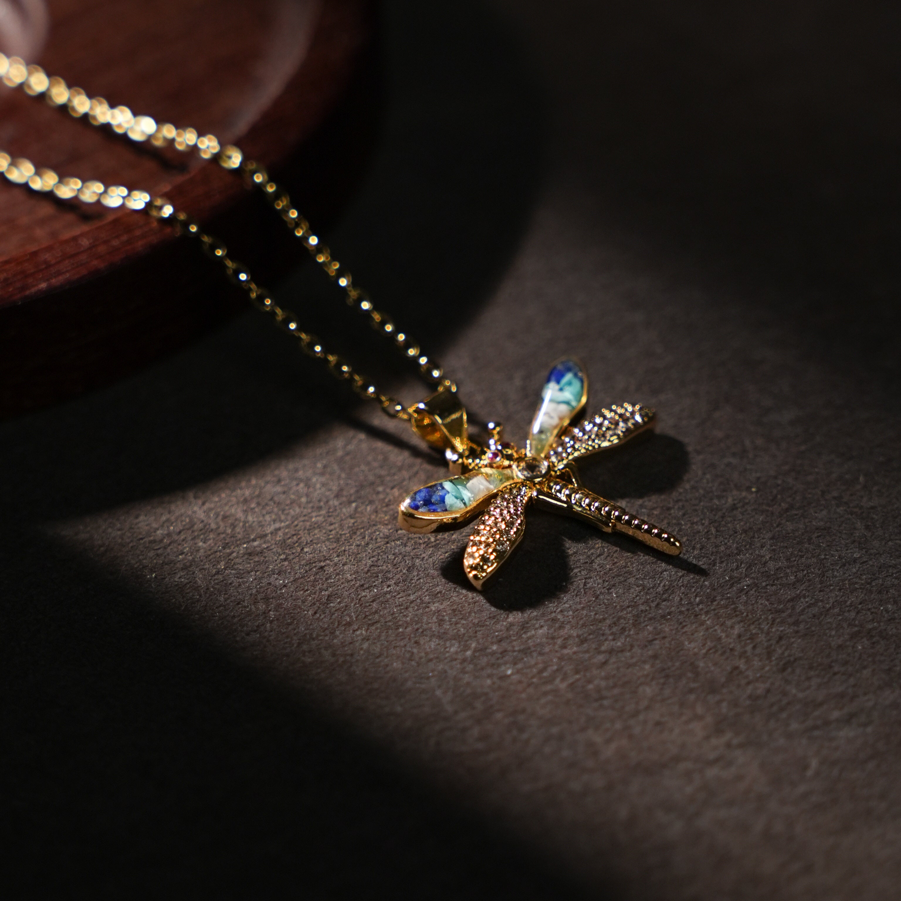 Color Stone Inlay Dragonfly Necklace – Blue and white porcelain series