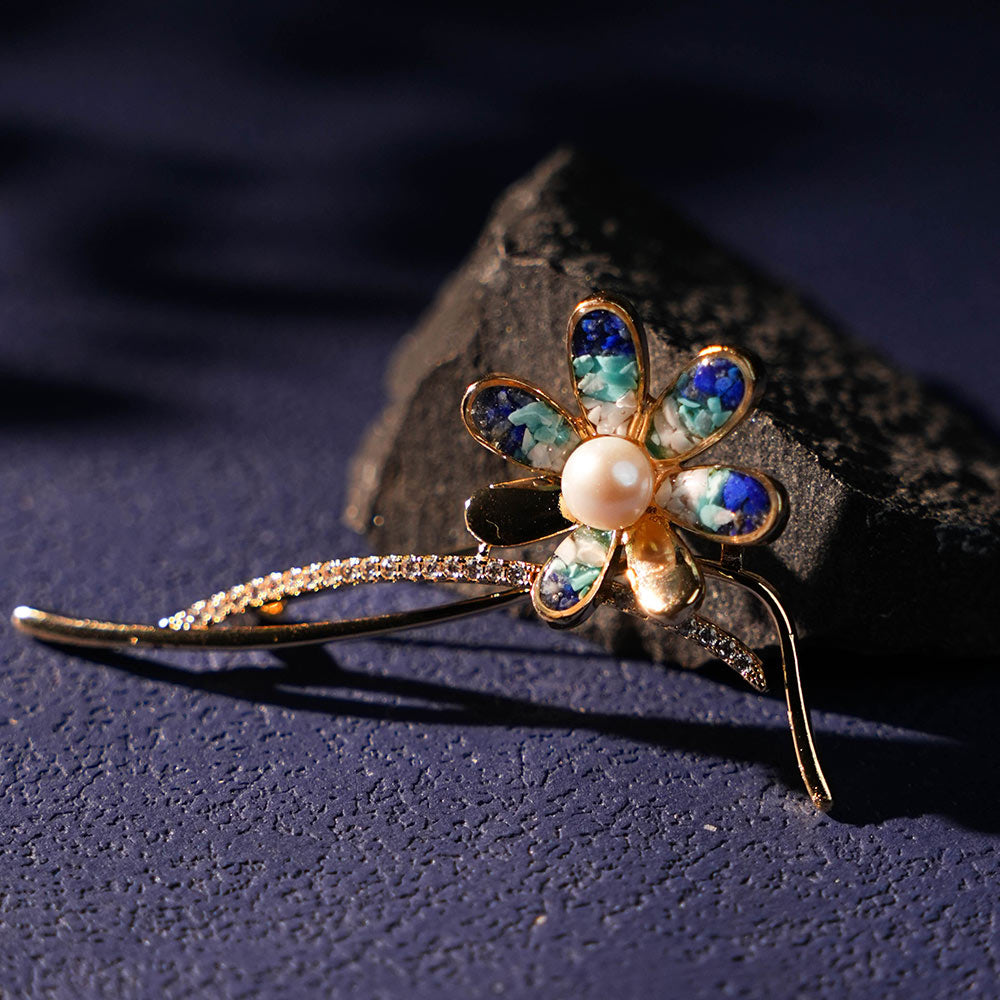 Clover Daisy Brooch – Blue & White