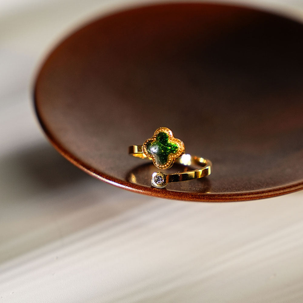 Ring – Emerald Four-Leaf Clover with Diamonds