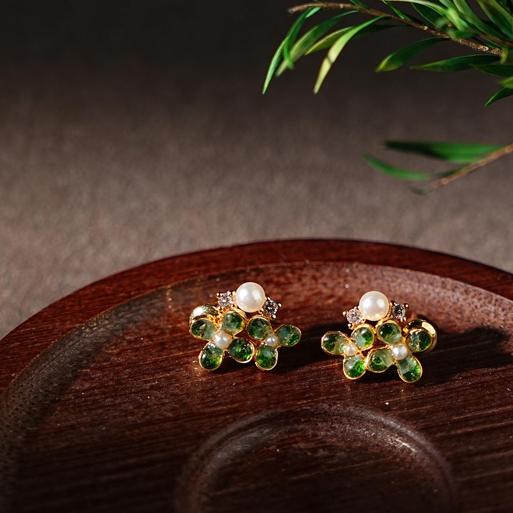 Color Stone Inlay Studs – Pearl & Four-Leaf, Emerald Green