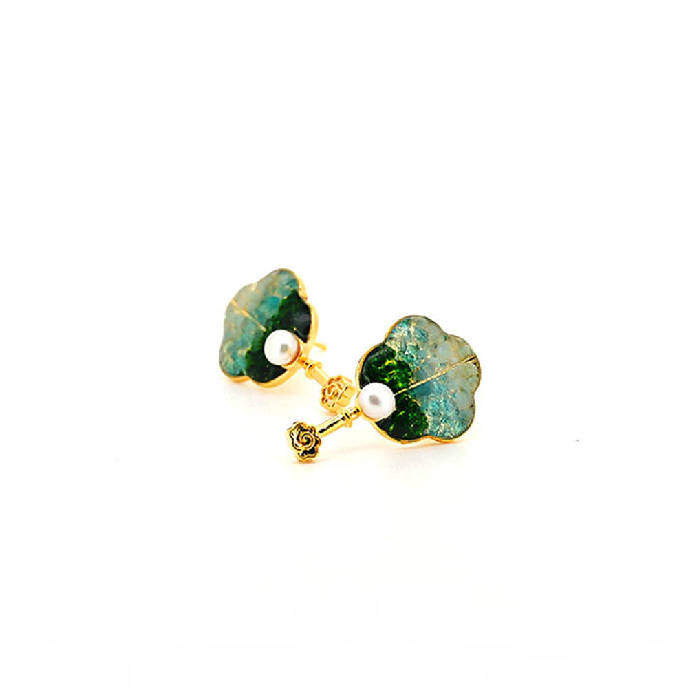 Color Stone Inlay Fan-Shaped Stud Earrings – Jade Green