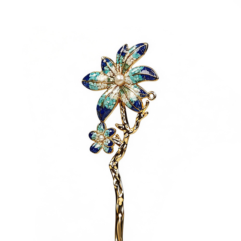 Blue-and-white patterned hairpin with pearl chrysanthemum inlaid in colored stones